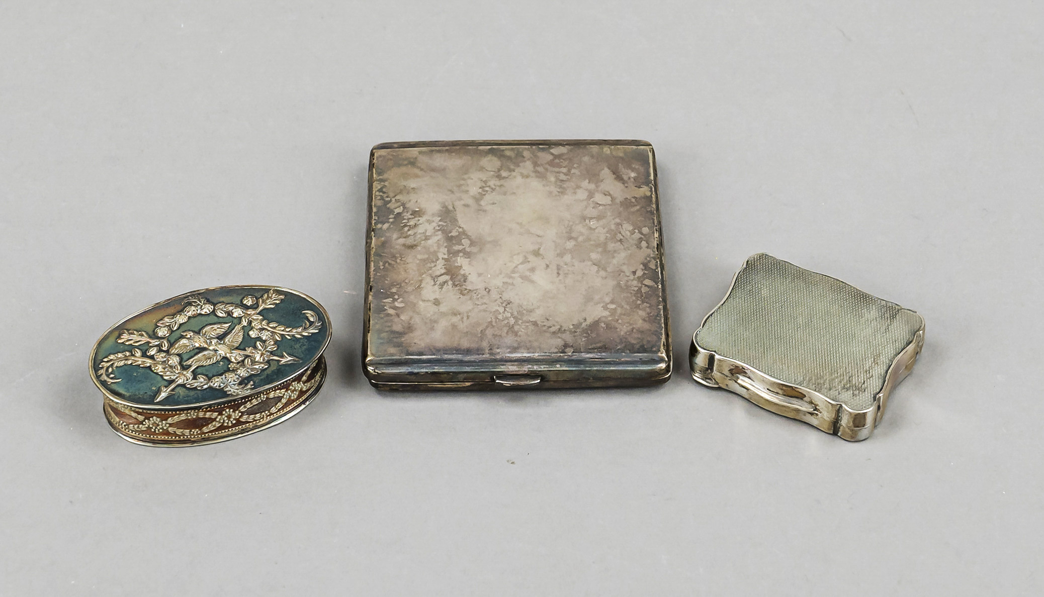 A collection of three pieces, 1st half of the 20th century, silver of various finenesses, partly