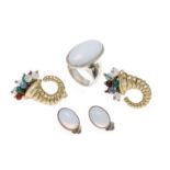 3-piece set, silver 925/000, partly gold-plated, with 3 oval opal cabochons 24 x 14 and 13 x 9 mm