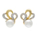 Akoya pearl stud earrings GG/WG 750/000 with 2 white Akoya pearls 7.2 mm and 24 brilliant-cut