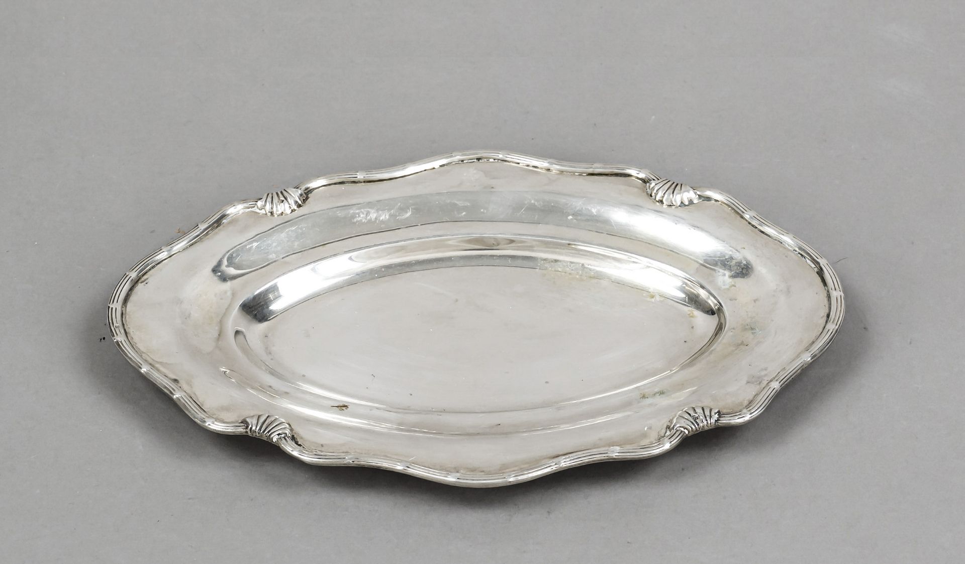 Small oval platter, Egypt, 2nd half 20th century, hallmarked silver, hollowed form, curved rim