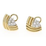 Brilliant clip ear studs GG/WG 585/000 unmarked, tested, with 12 brilliant-cut diamonds, total 0.