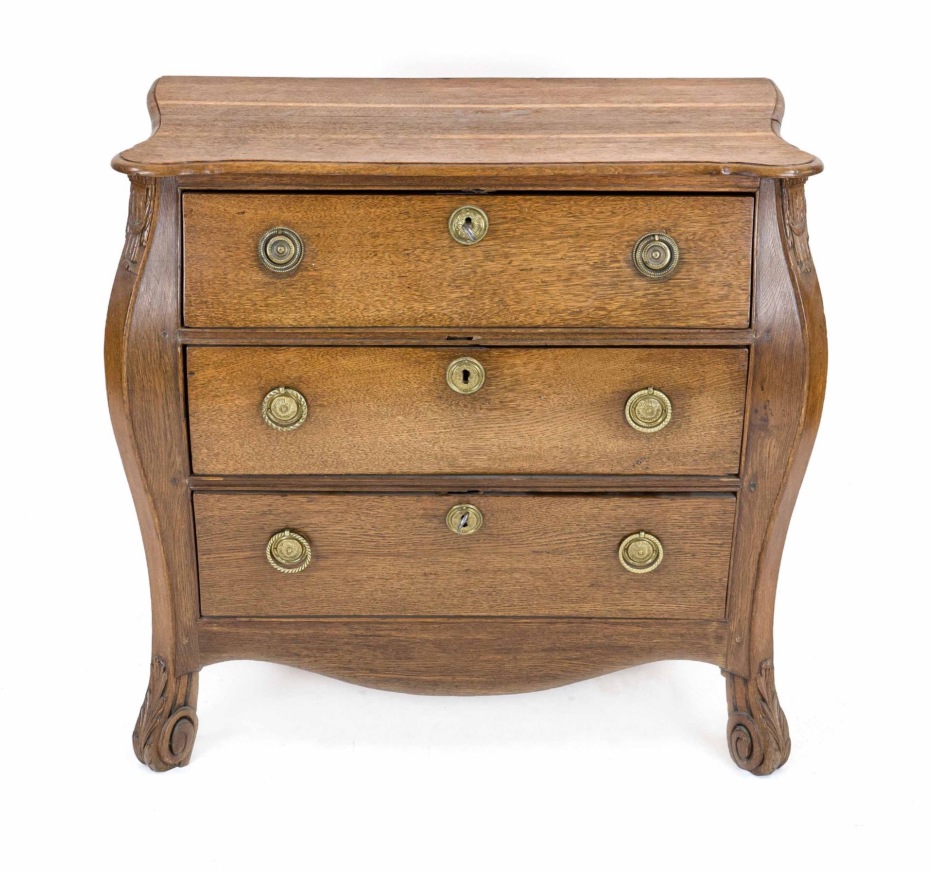 Dutch chest of drawers, 19th century, oak, arched body with three drawers, 82 x 87 x 48 cm - The