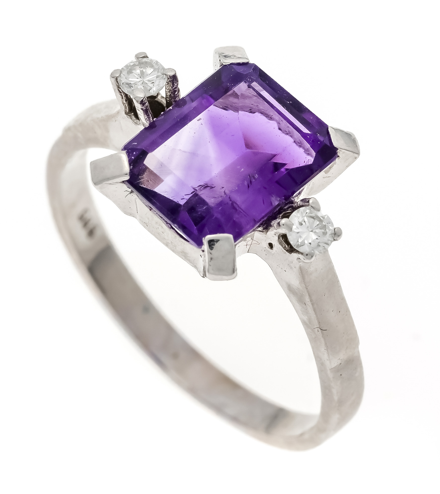 Amethyst ring WG 585/000 with an emerald-cut faceted amethyst 9.0 x 7.1 mm and 2 round faceted white