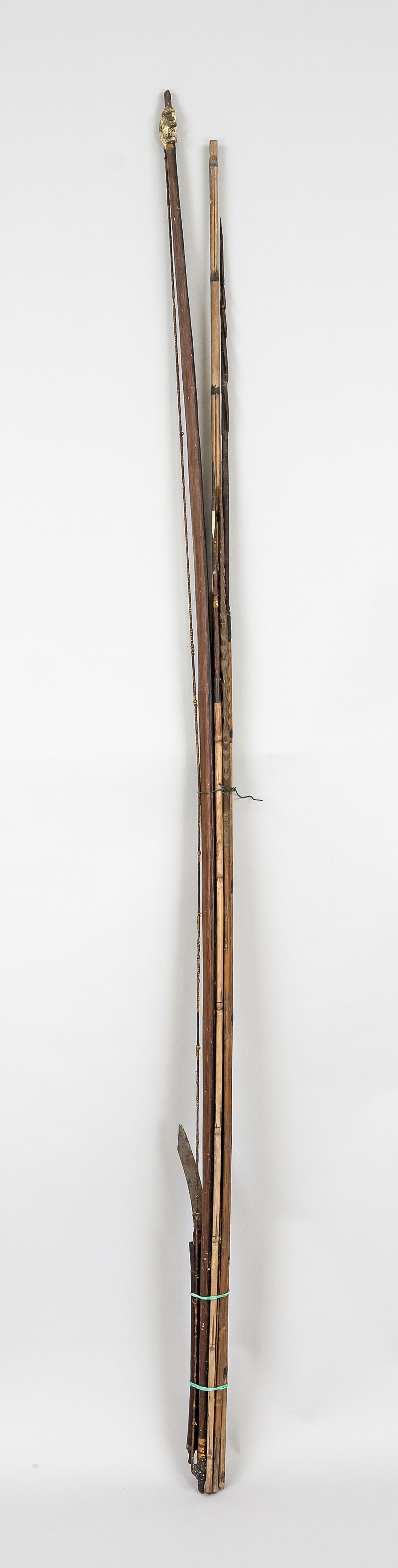 Mixed Arms Oceania, probably 19th century A bamboo spear with wooden tip, a bow with 5 arrows, the