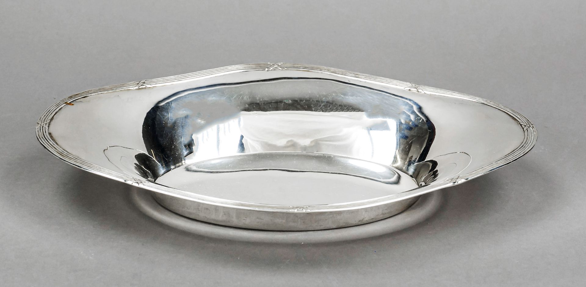 Oval bread bowl, German, 20th century, silver 800/000, curved form, rim with cross-band