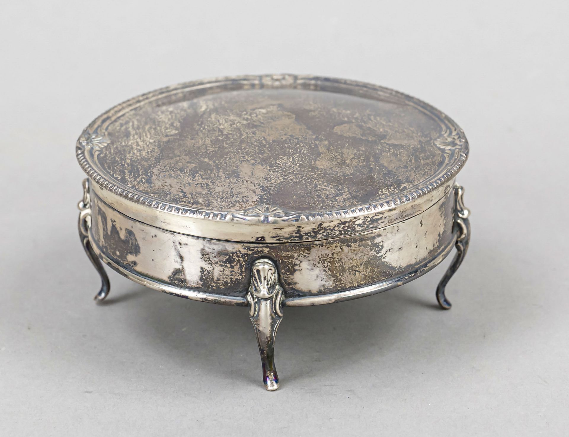 Round lidded box, England, 1912, master's mark Henry Matthews, Chester, sterling silver 925/000,