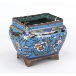 Small cloisonné cachepot, China, c. 1900 (late Qing). Bellied shape on a rectangular base on 4