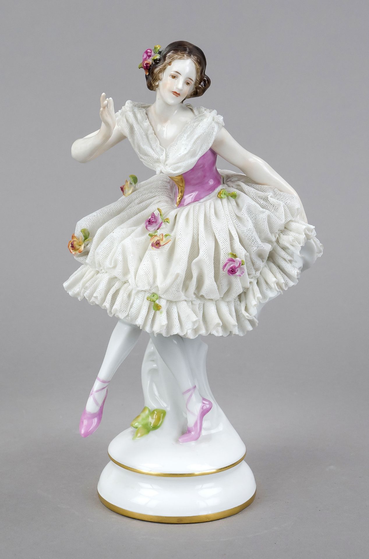 Ballerina in a dancing pose, Aelteste Volkstedt porcelain factory, Thuringia, mark 1934-49, on a