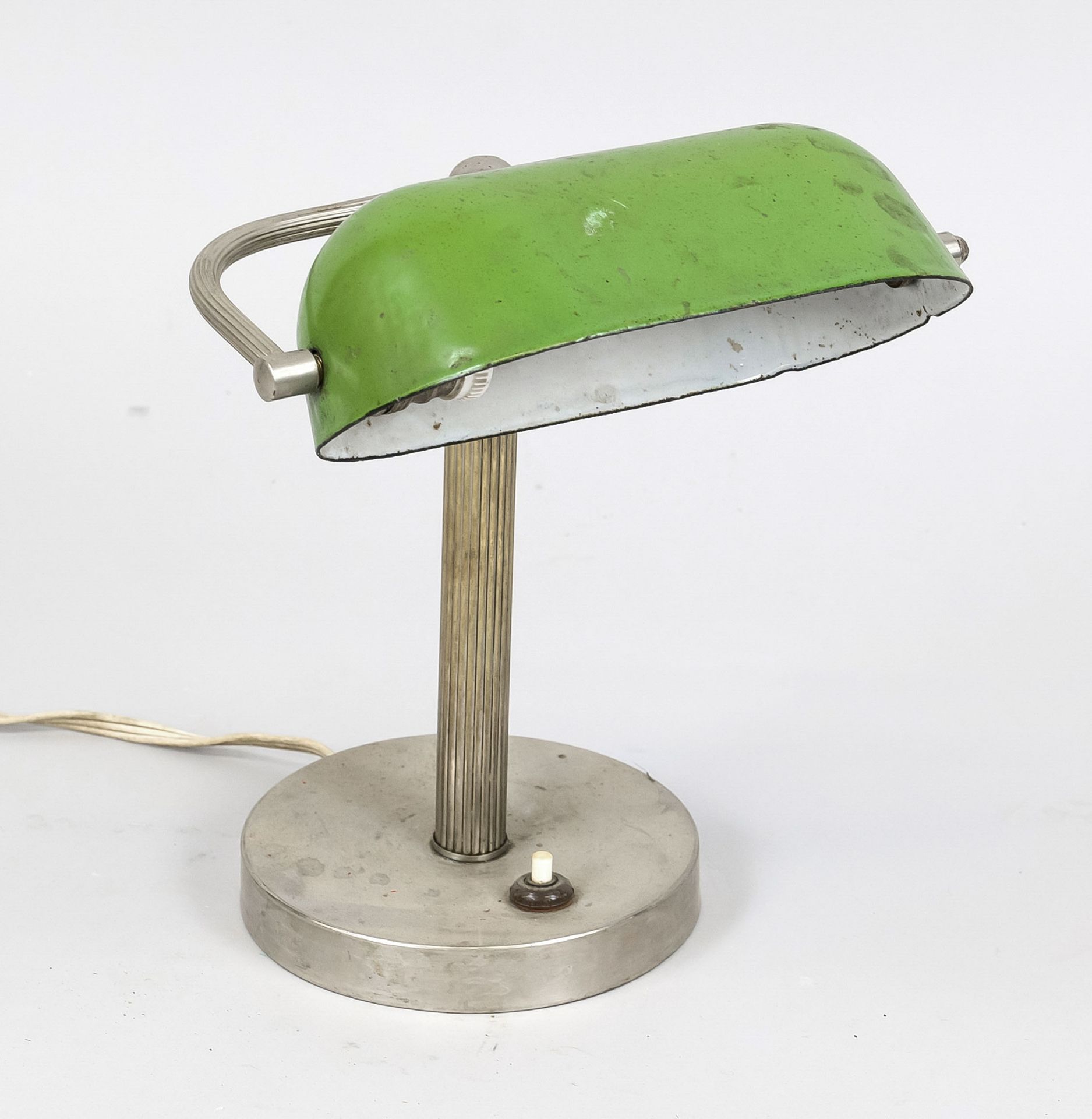 Library lamp, early 20th century, chrome-plated and lacquered iron. Oblong shade on a fluted shaft