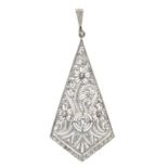 Art Deco pendant GG/WG 750/000 with an old-cut diamond 0.11 ct l.tonedW/SI and 2 diamond roses, l.