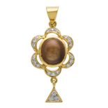Moonstone-brilliant pendant GG 750/000 with a light brown moonstone cabochon 11 x 9.5 mm with cat'