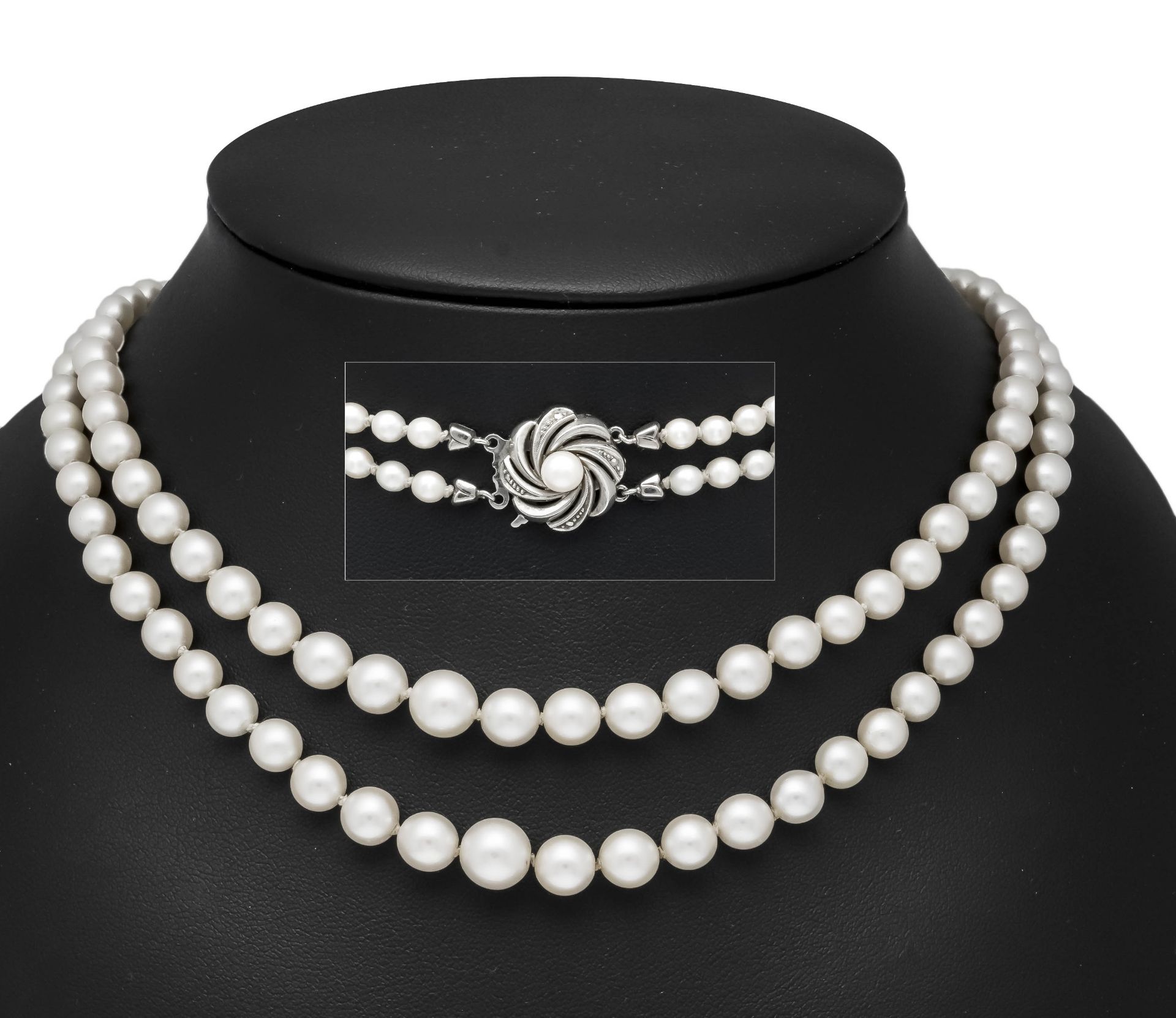 2-row Akoya pearl necklace with clasp WG/GG 585/000 set with a creamy white Akoya pearl 5 mm and