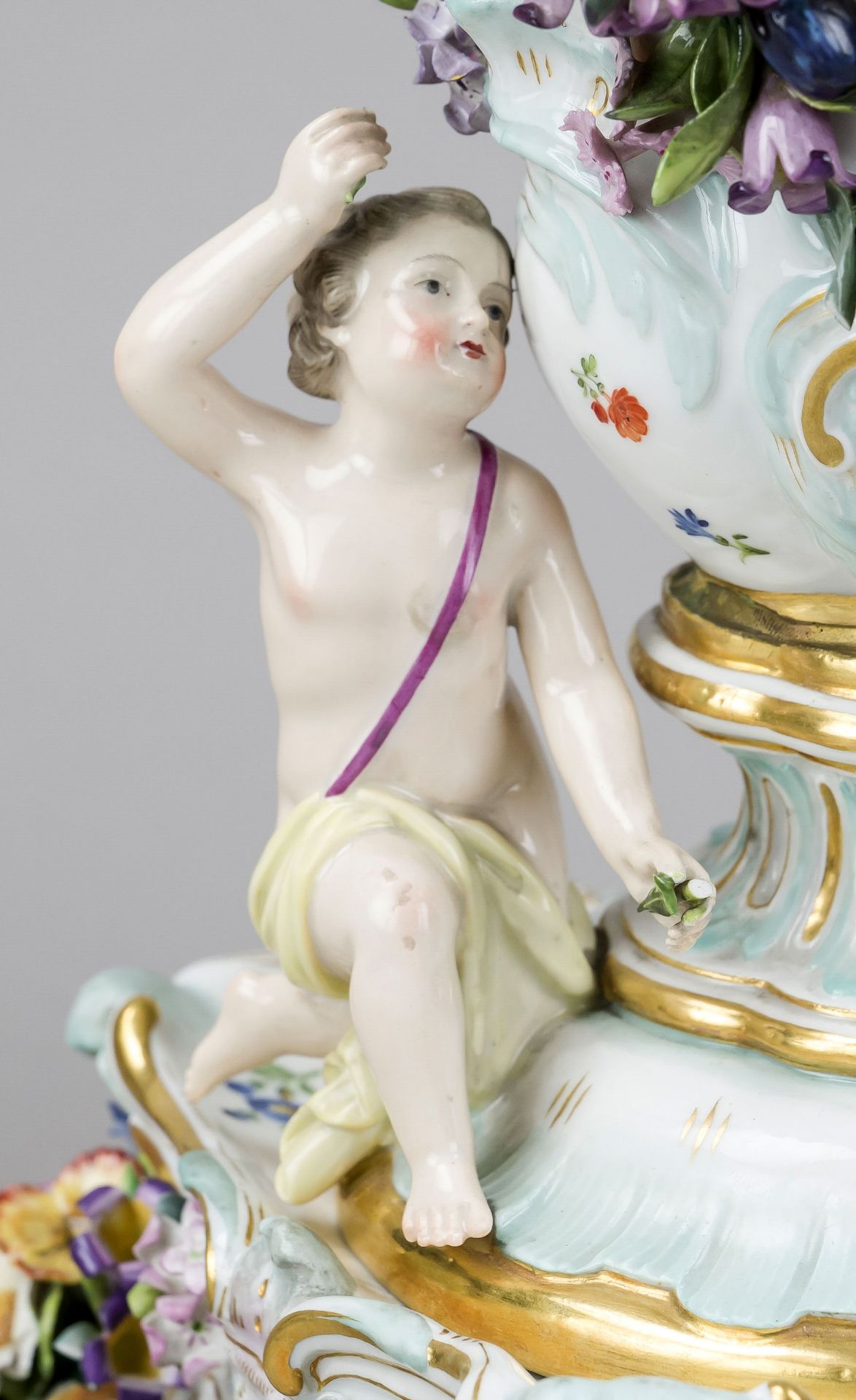 Potpourri lidded vase on pedestal, Meissen, Knauff Schwerter 1850-1924, 1st choice, designed by - Image 6 of 7