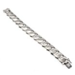 Design flat curb chain bracelet silver 925/000 w. 14 mm, box clasp with SI figure of eight, l. 19.