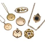 Mixed lot of 8 pieces of double jewelry, watch chain, 4 medallions, pendant, 2 brooches, some with