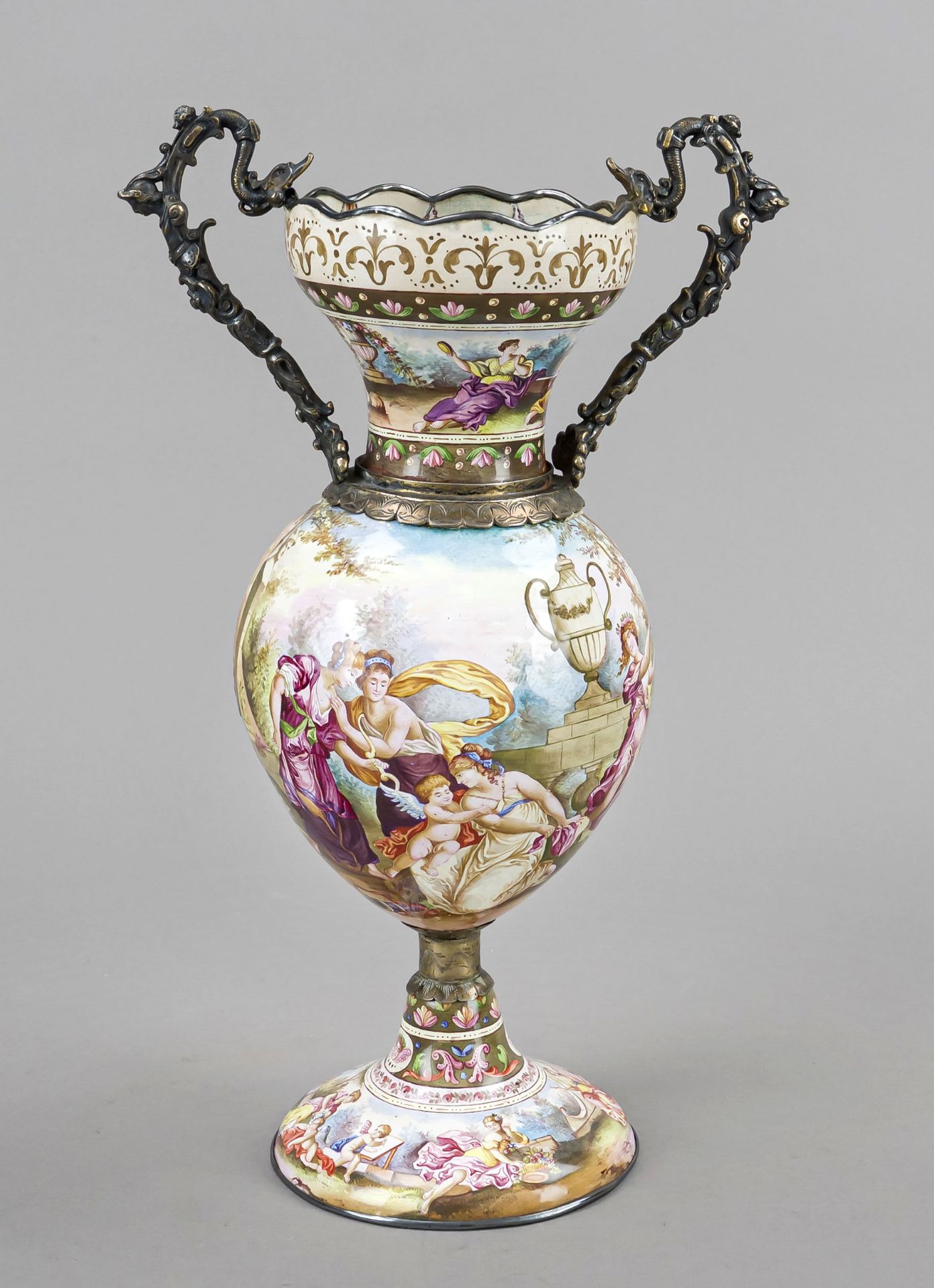 Magnificent vase, 19th century, silver (?), round base, short shaft, ovoid body, straight neck, wavy