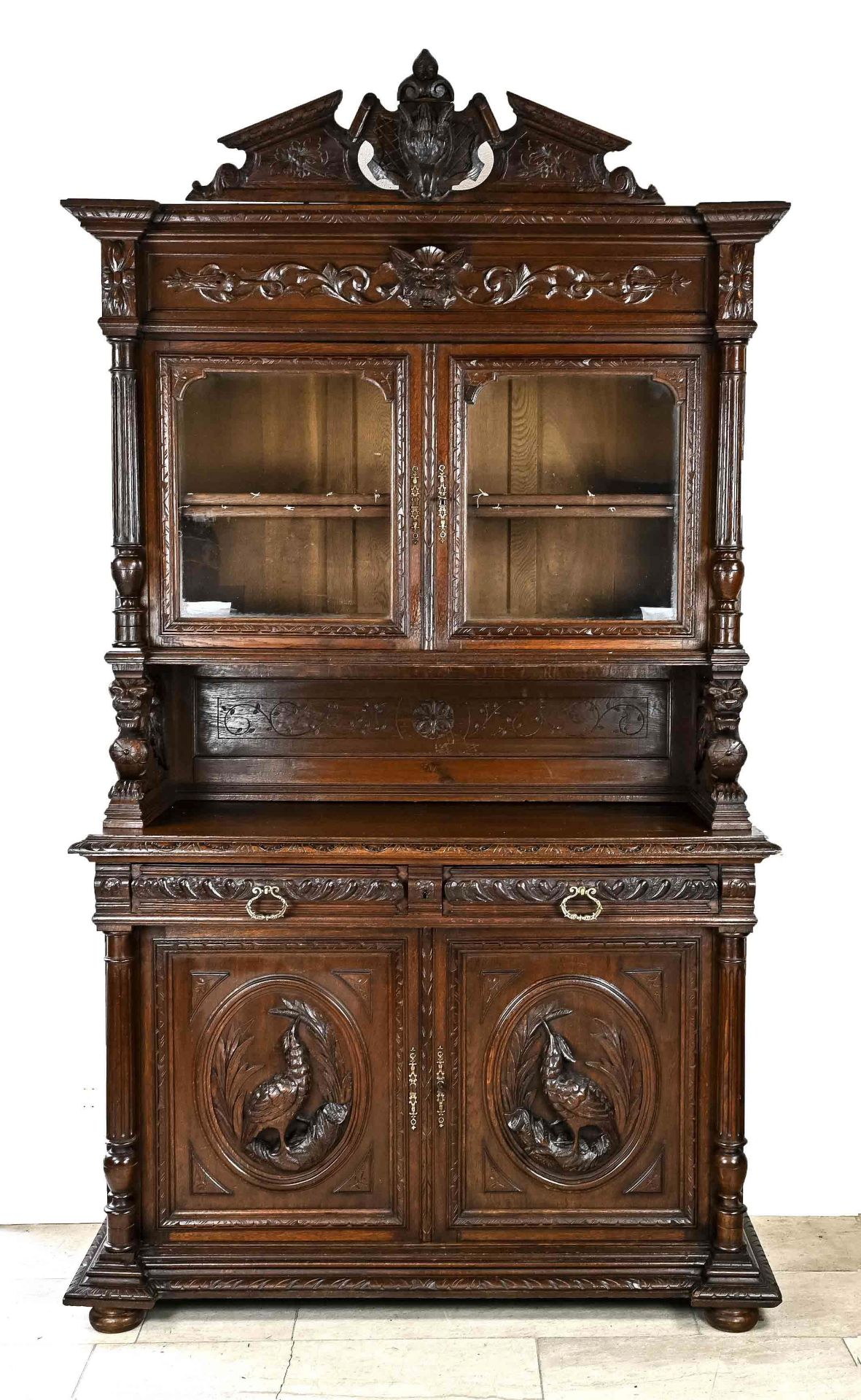 Buffet, Henry deux, around 1870, oak, jade carved, 240 x 144 x 56 cm - The furniture cannot be