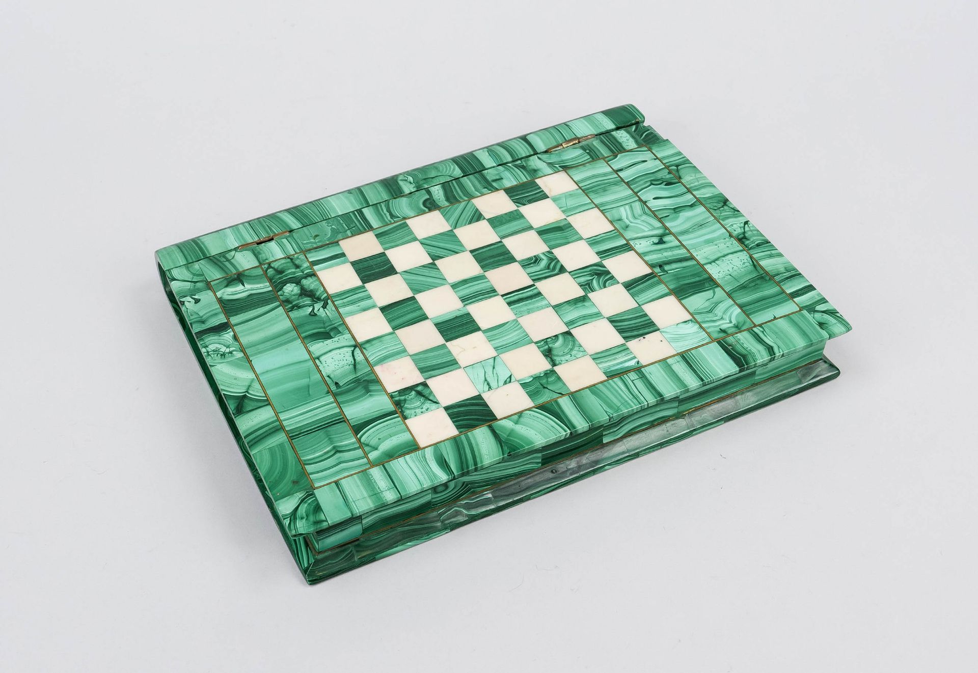 Chess set, 1st half 20th century, malachite and marble? In the shape of a book, book cover with - Image 2 of 2