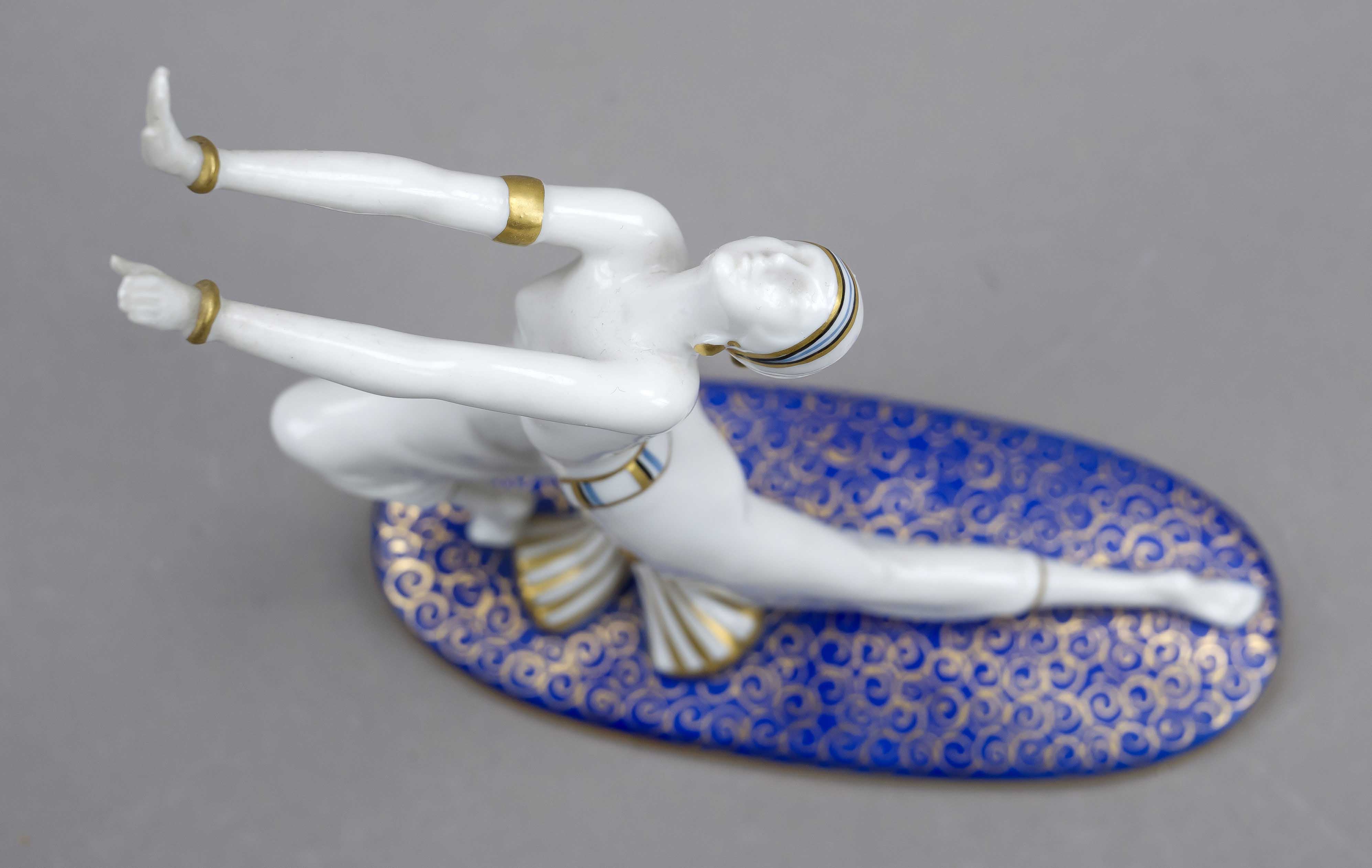 Art Deco figure, Goebel, Rödenthal, 1920-30s, model no.: F.F. 561/0, on a flat transverse oval - Image 2 of 2