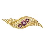 Filigree spinel diamond brooch GG/WG 750/000 with 16 round faceted red spinels 2.7 - 2.0 mm and 3