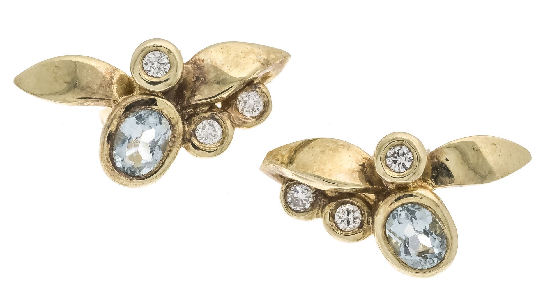 Aquamarine diamond stud earrings GG 585/000 with 2 oval faceted aquamarines 4.6 x 3.3 mm light blue,