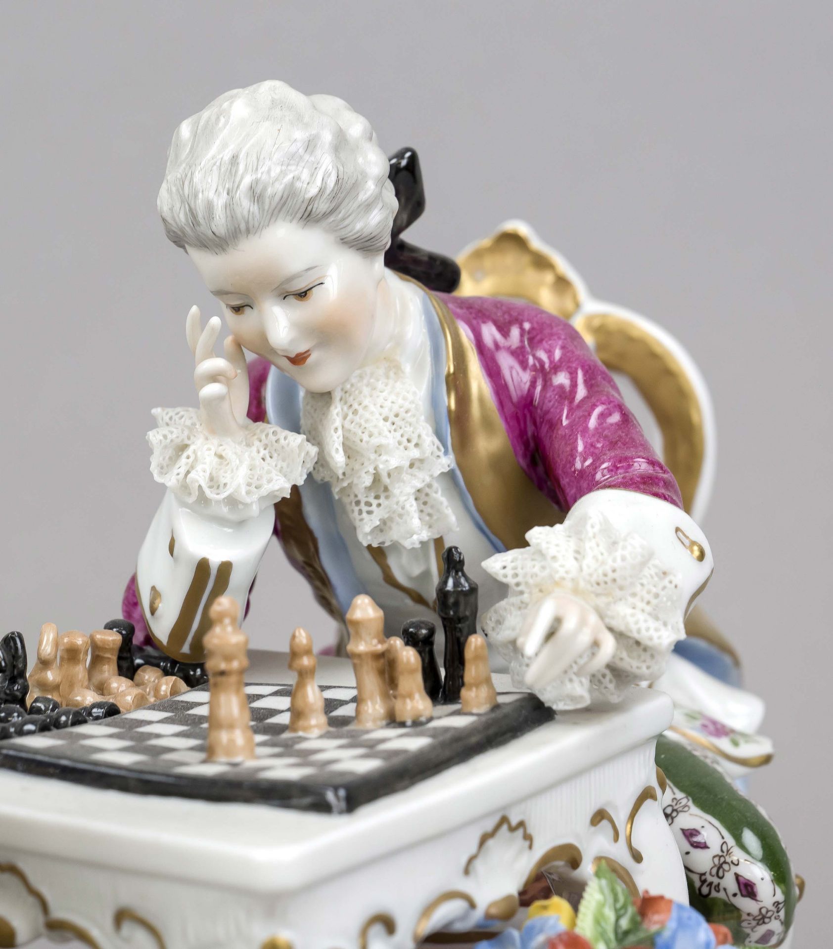 Chess game, Unterweißbach, Thuringia, mark 1962-90, elegant lady and cavalier in rococo dress - Image 3 of 3