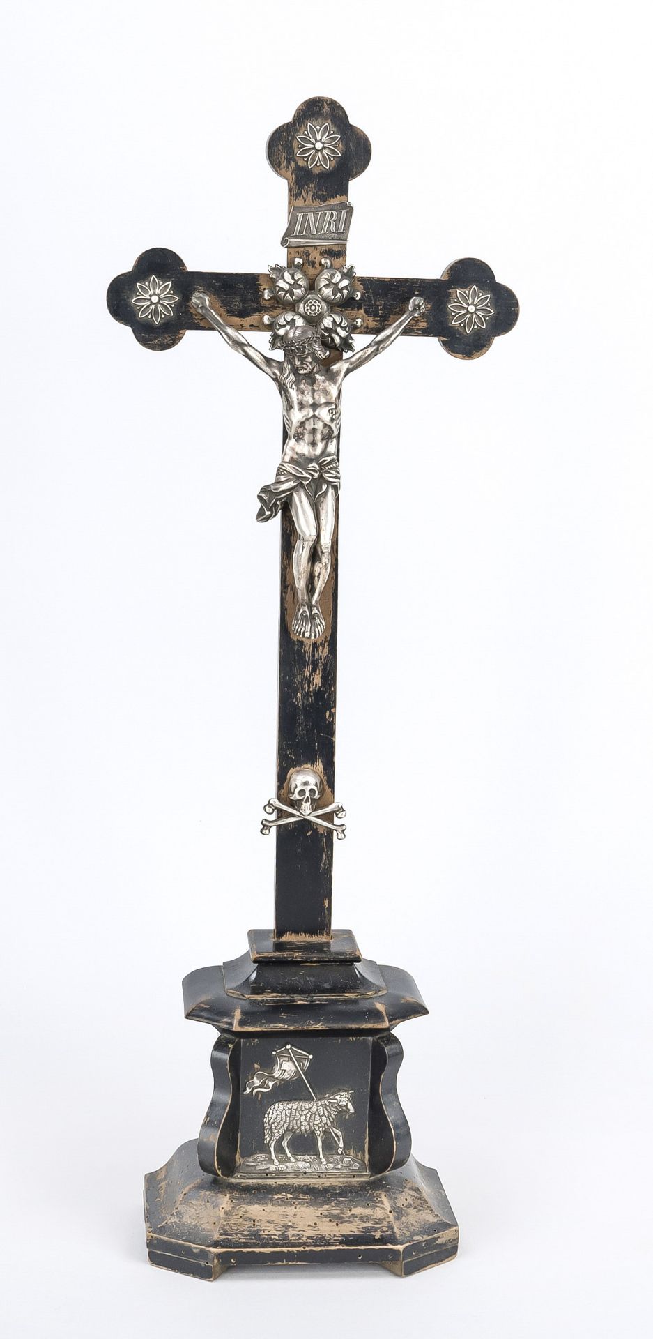 Baroque crucifix. 18th century, ebonized wood (rubbed), Jesus and the applications made of silver,