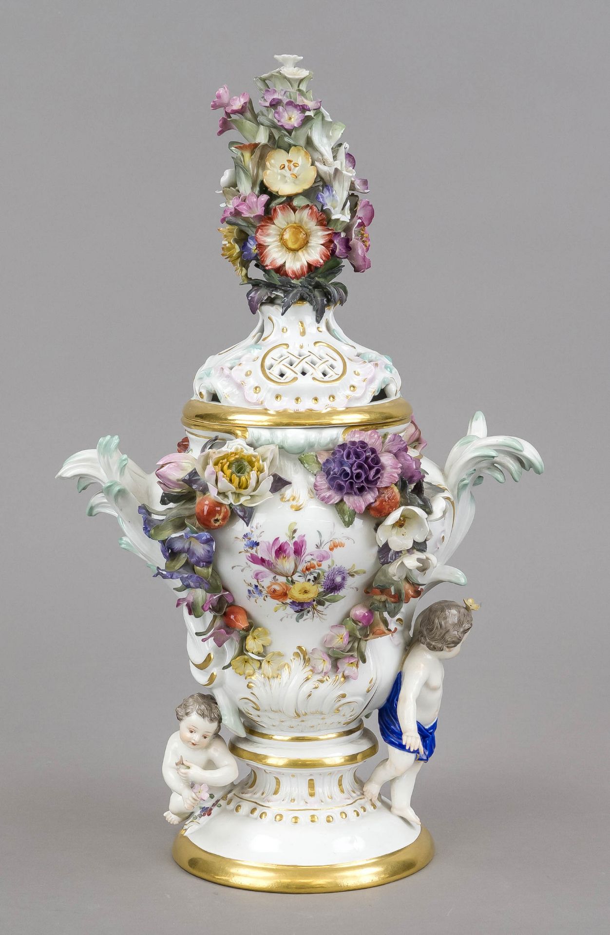 Potpourri with cupids, Meissen, Knauf Schwerter, mark 1850-1924, 1st choice, designed by Johann