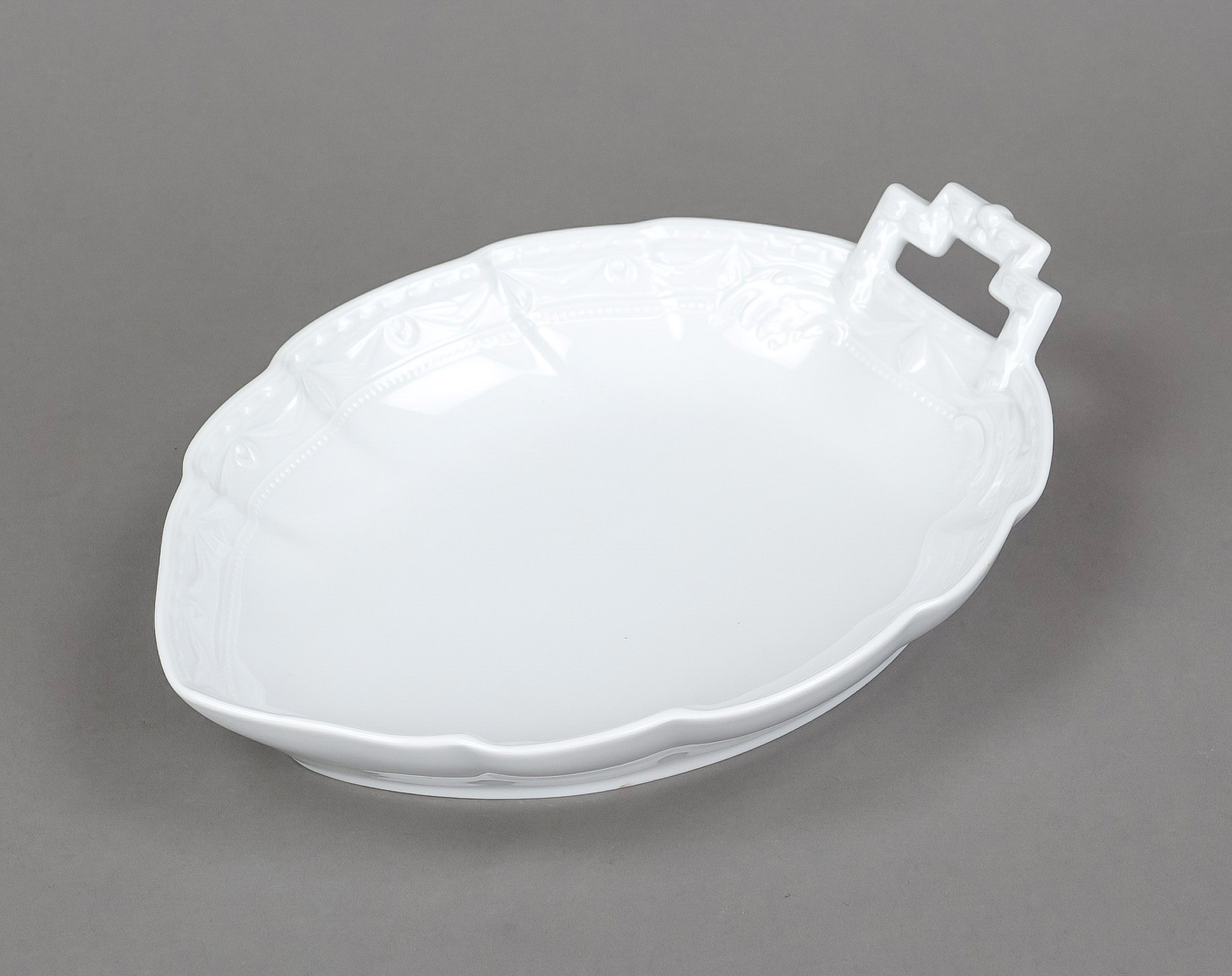 Leaf dish, KPM Berlin, mark after 2000, 1st choice, Kurland shape, designed for the last Duke of