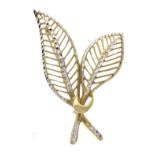 Filigree leaf brooch GG/WG 585/000 yellow gold partially matted, white gold diamond-set, l. 50 mm,