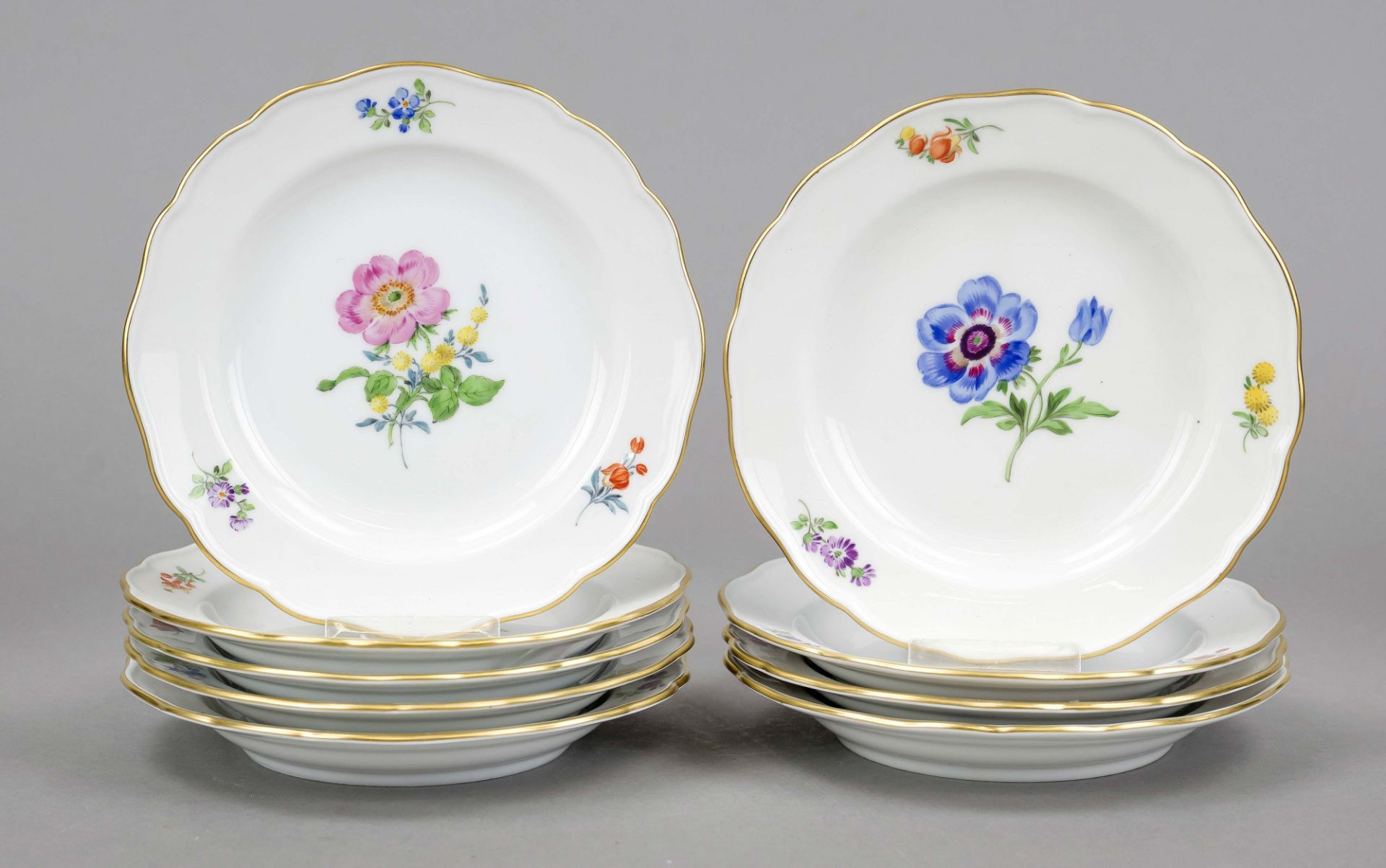 Nine bread plates, Meissen, after 1950, 1st and 2nd choice, shape new cut-out, polychrome flower