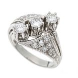 Brilliant-cut diamond ring WG 585/000 with 17 brilliant-cut diamonds, total 0.83 ct fine white (F-