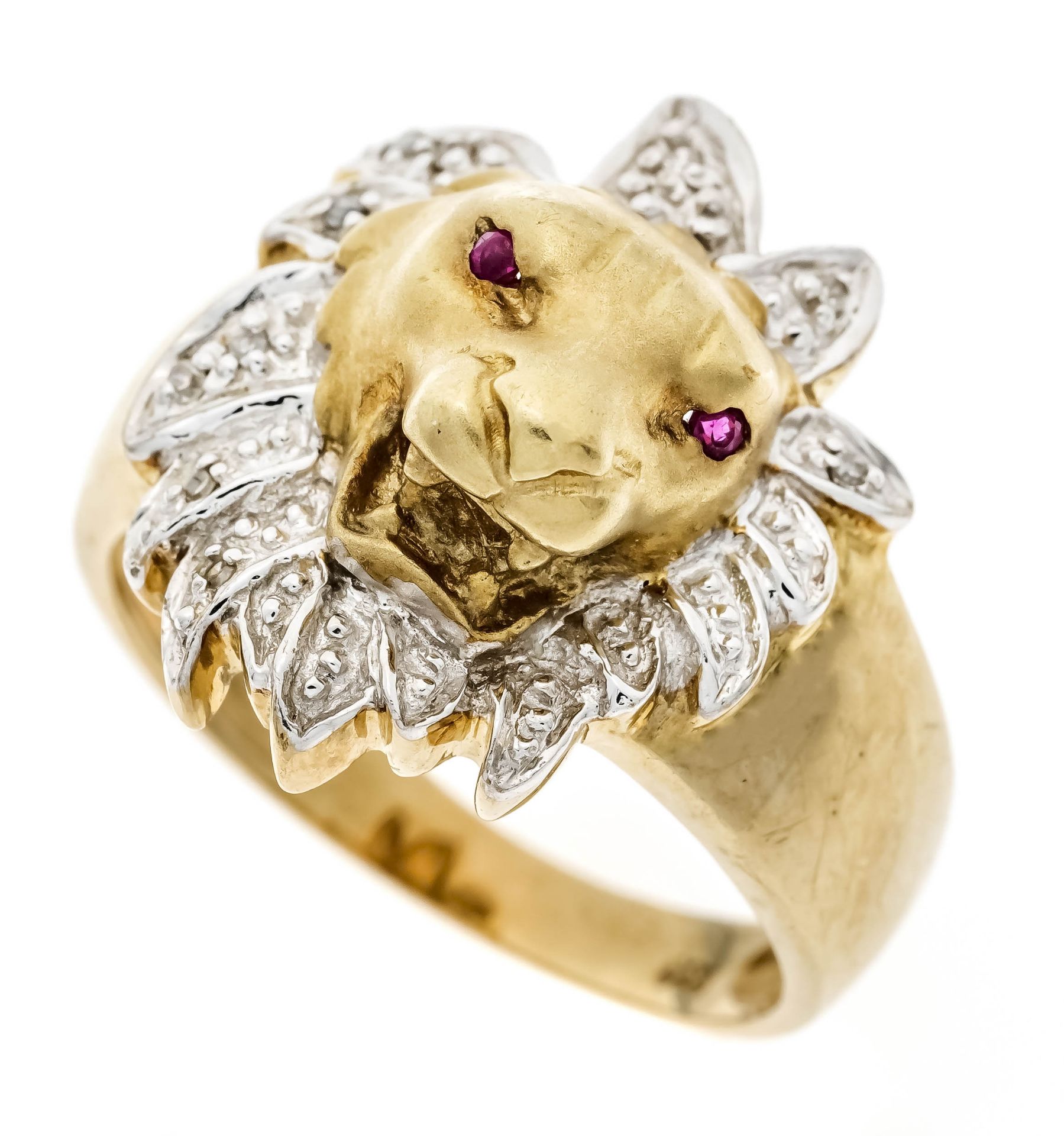 Lion's head ring GG/WG 333/000 with 2 round faceted rubies as eyes and diamonds, RG 63, 7.0 g