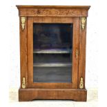 Display cabinet from around 1860, walnut veneer, brass applications, 102 x 76 x 32 cm - The