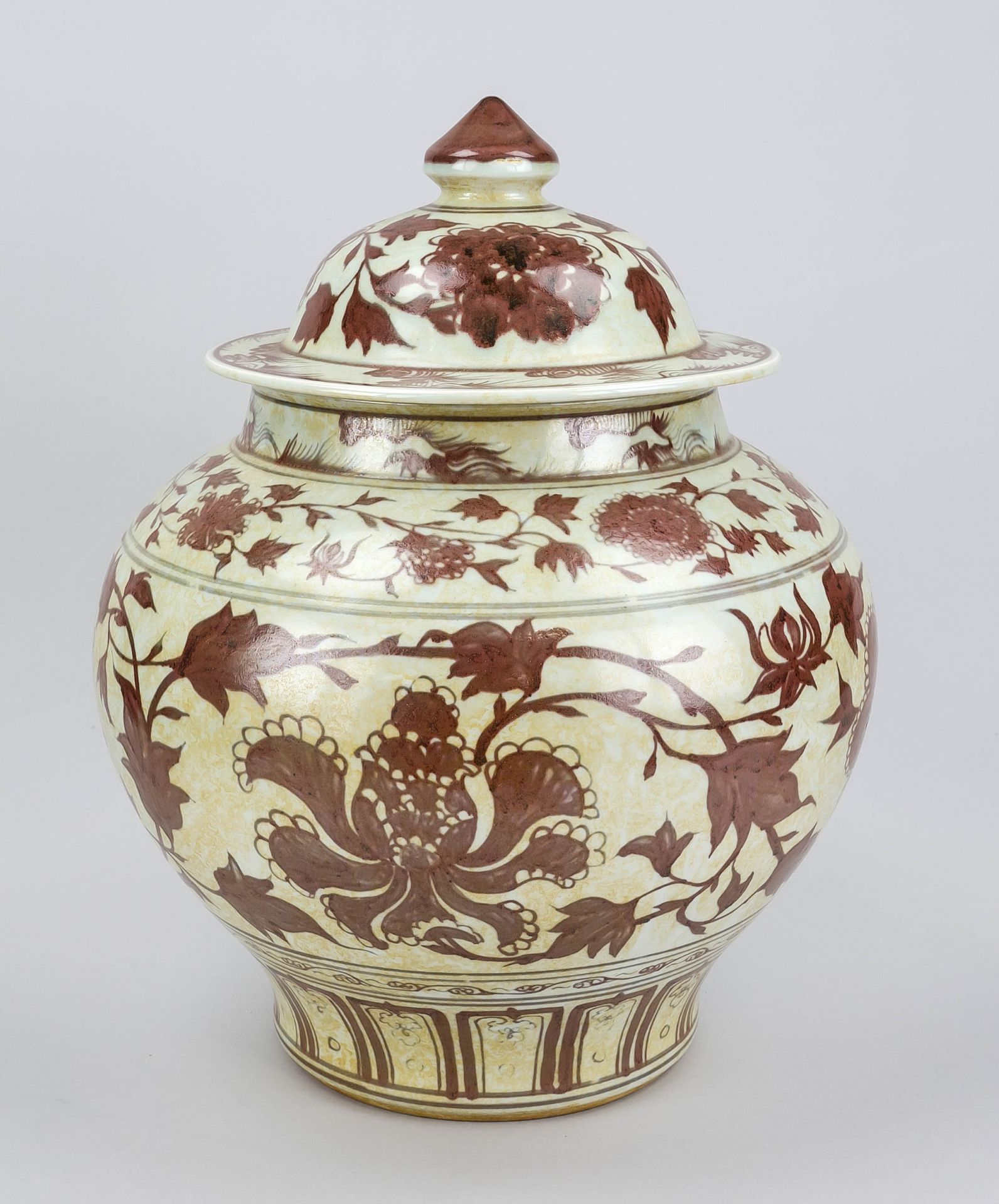 Large lidded vase with copper-red decoration, China. Bellied body of thick body with lotus
