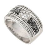 Diamond ring WG 585/000 with 41 brilliant-cut diamonds, total 0.39 ct W/VS-SI and 24 brilliant-cut