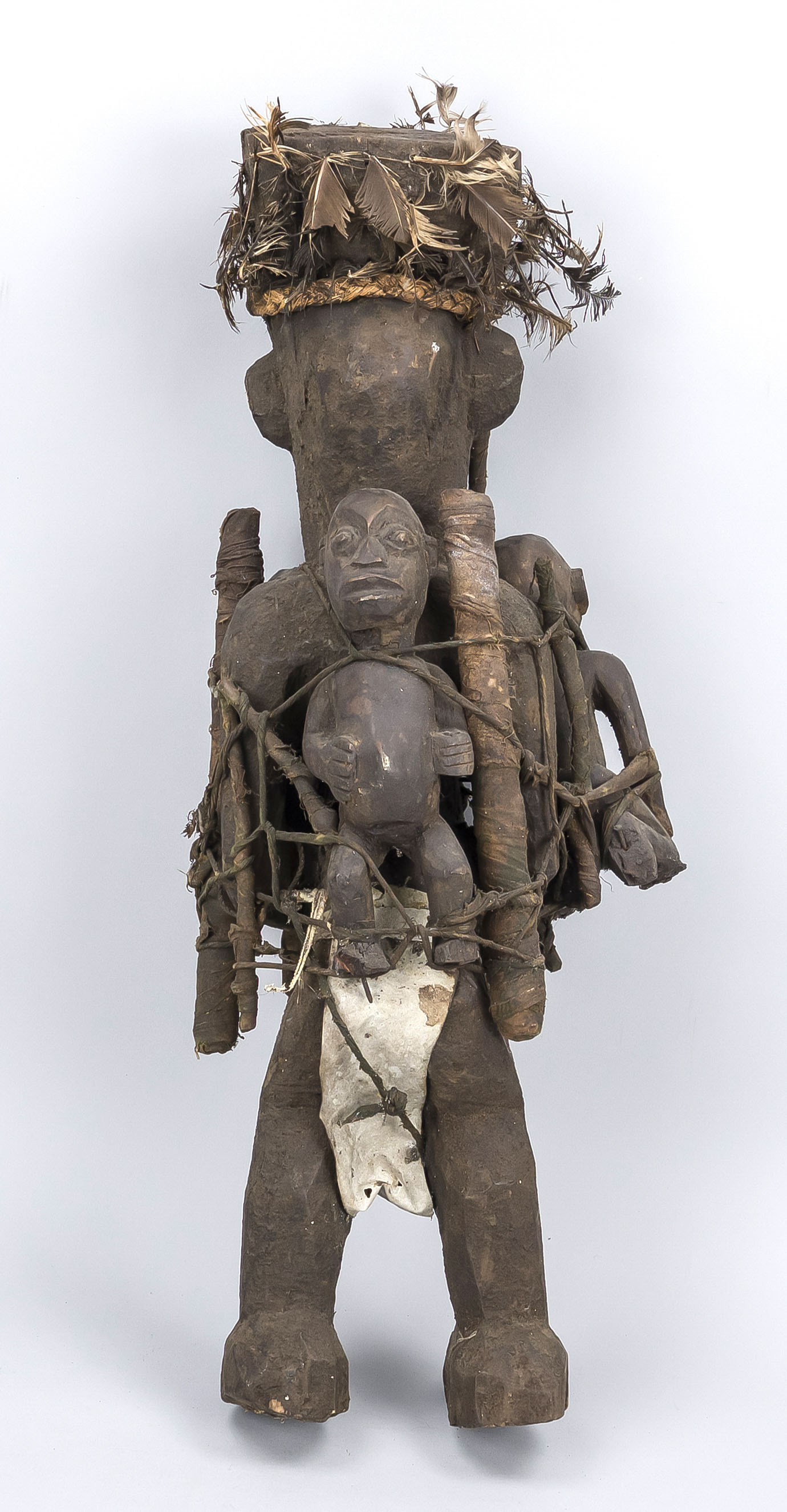 Fetish figure of the Senufo, Ivory Coast, 20th century, dark hardwood, textile, feathers...stress - Image 2 of 2