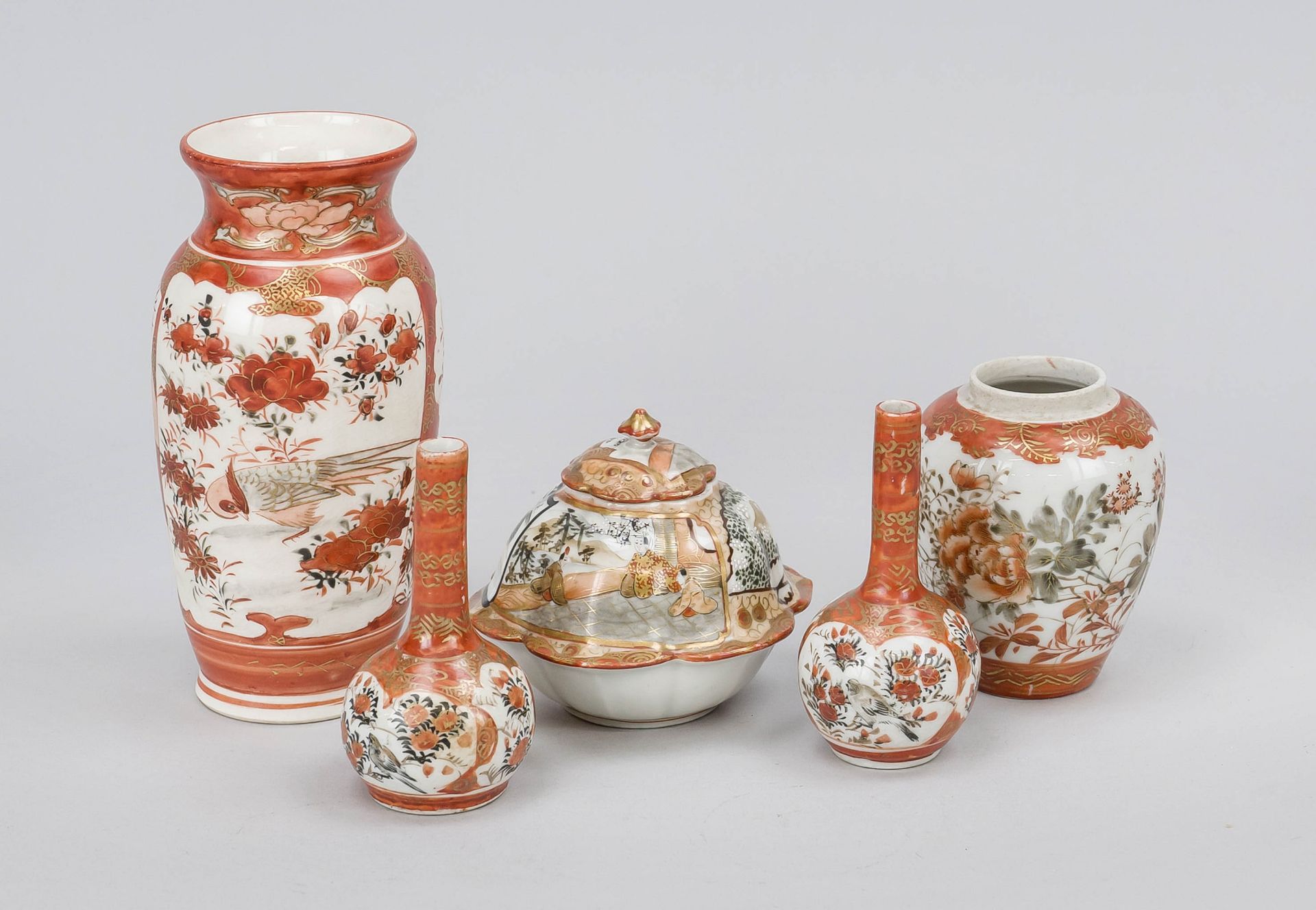 5 pieces porcelain, Japan (Kutani) c. 1900 (Meiji). Pair of small vases, small lidded box, small pot