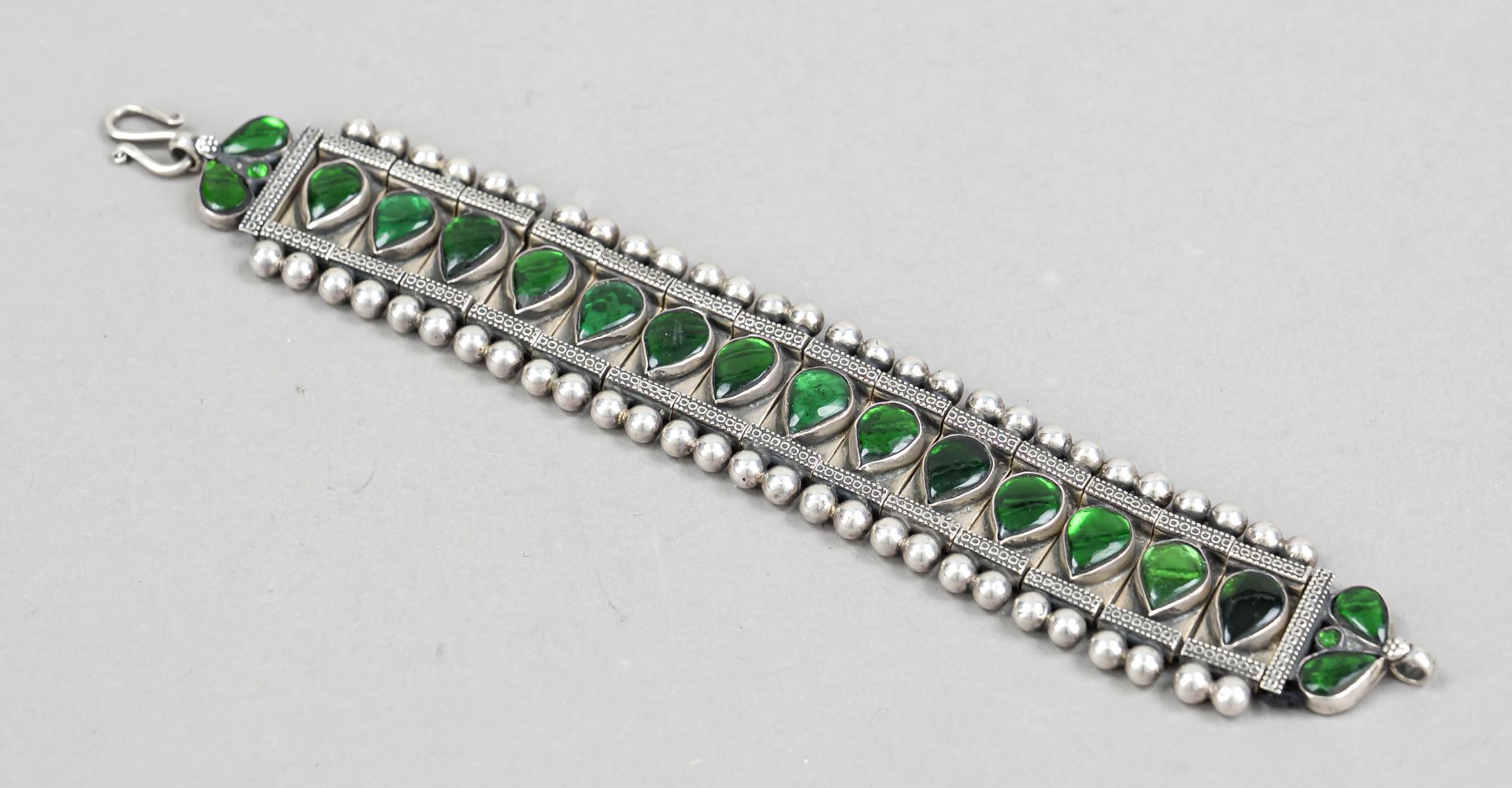 Bracelet, silver tested, with green glass stones, l. approx. 18.5 cm, gross weight approx. 49 g