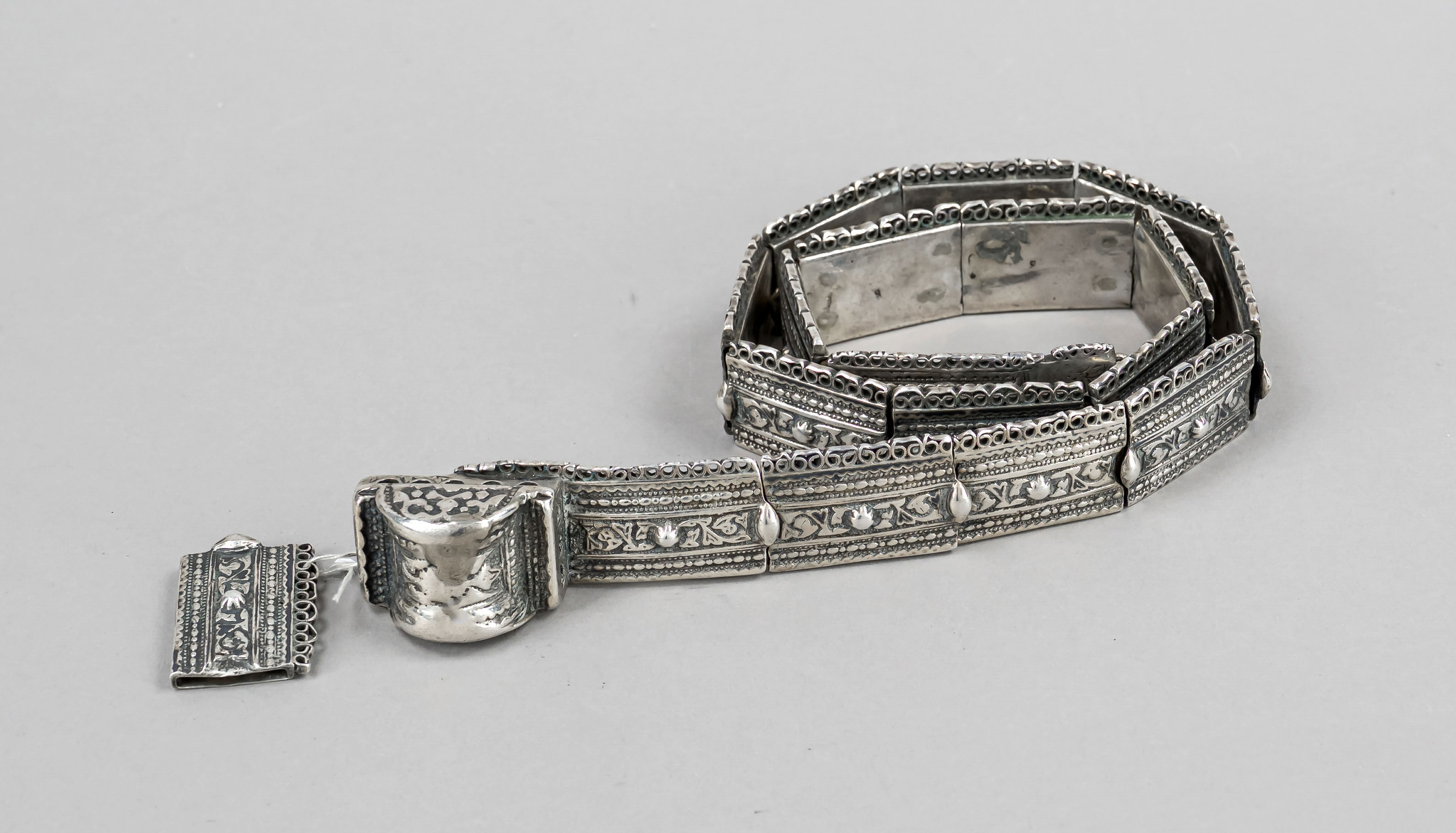 Belt, hallmarked Russia, 2nd Kokoshnik mark (1908-26), MZ, silver 84 zolotniki (875/000), of
