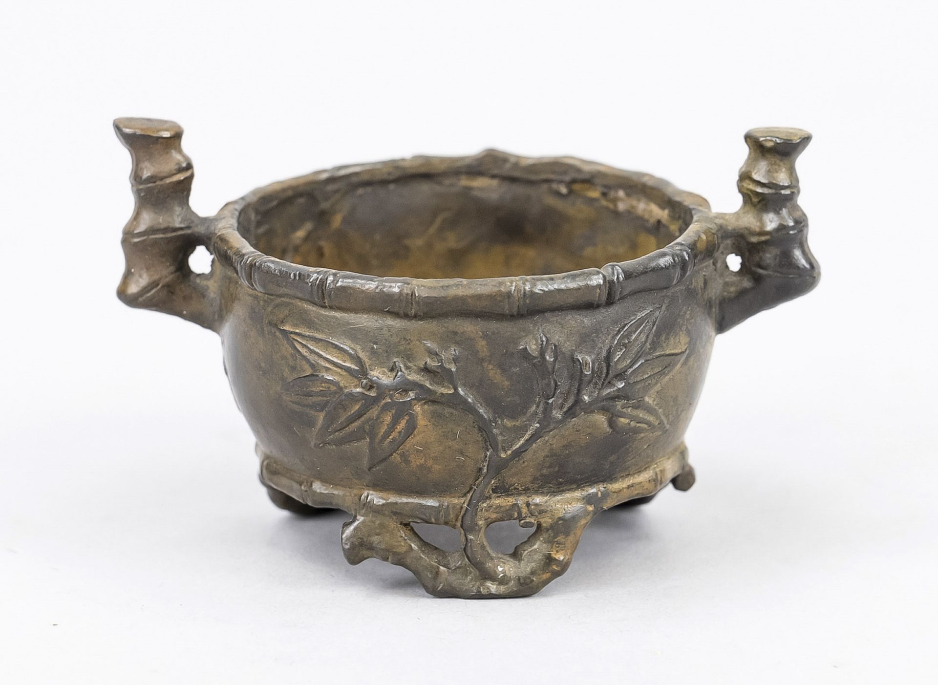 Small bronze censer/koro, China, tripod type Ding in bamboo look, with four-character mark XUANDE,