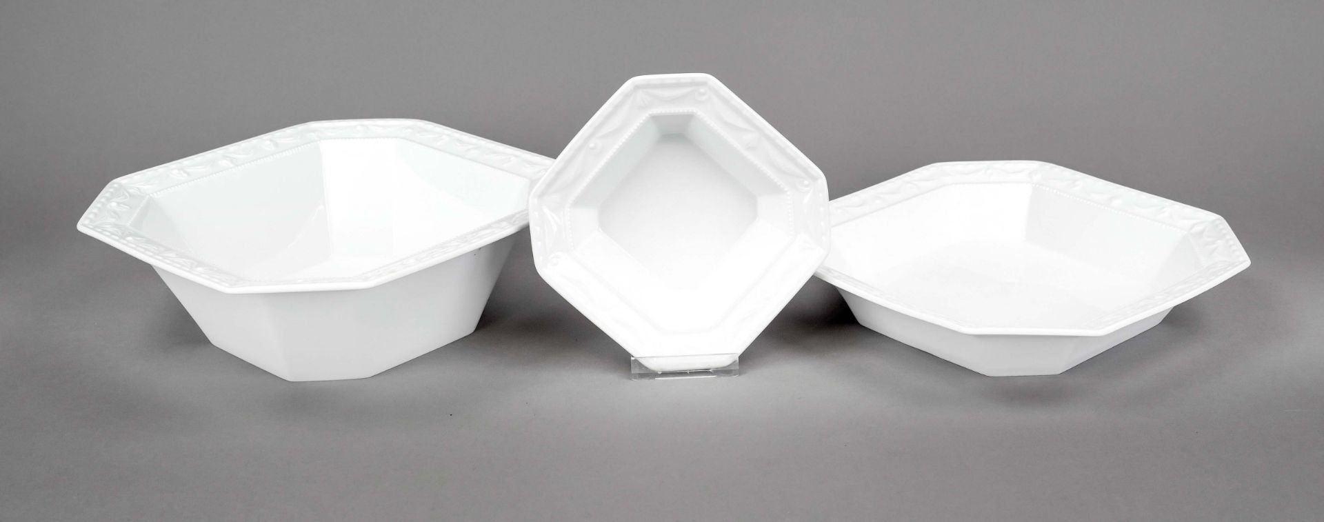 Three caré bowls, KPM Berlin, marks 1993-2000, 1st and 2nd choice, Kurland shape, design for the