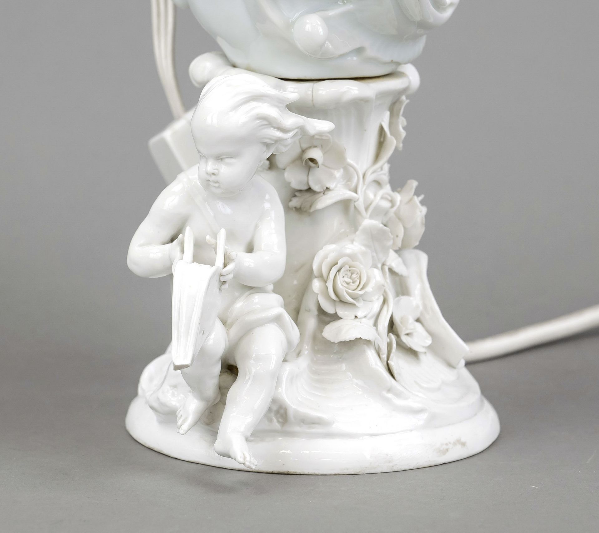 Figural table lamp, Meissen, Knauff Schwerter 1850-1924, 1st choice, electrified centerpiece, - Image 2 of 2