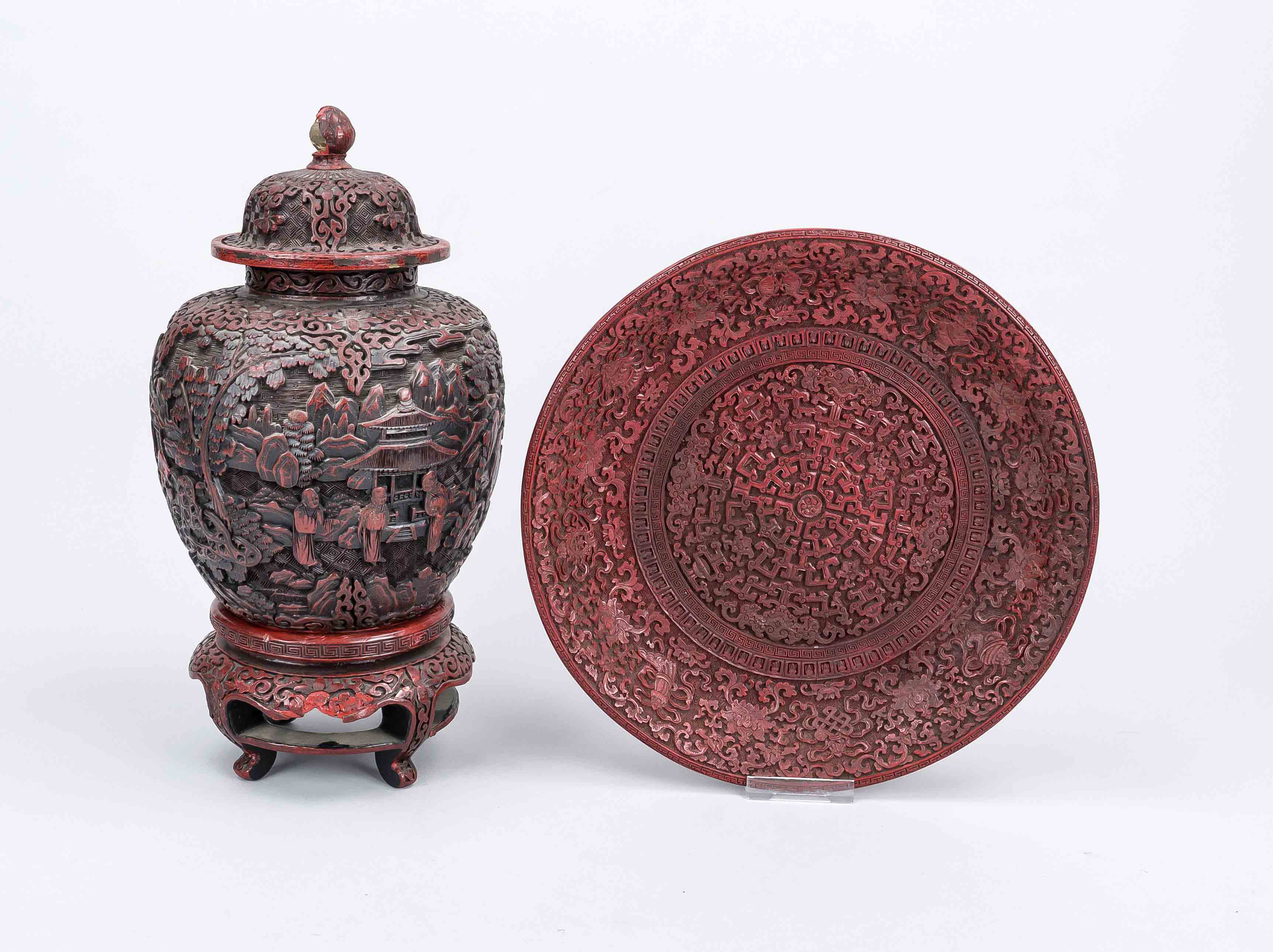 Mixed lot of lacquerware, China 19th/20th century, 1 x Qianlong-style lacquer plate, under the