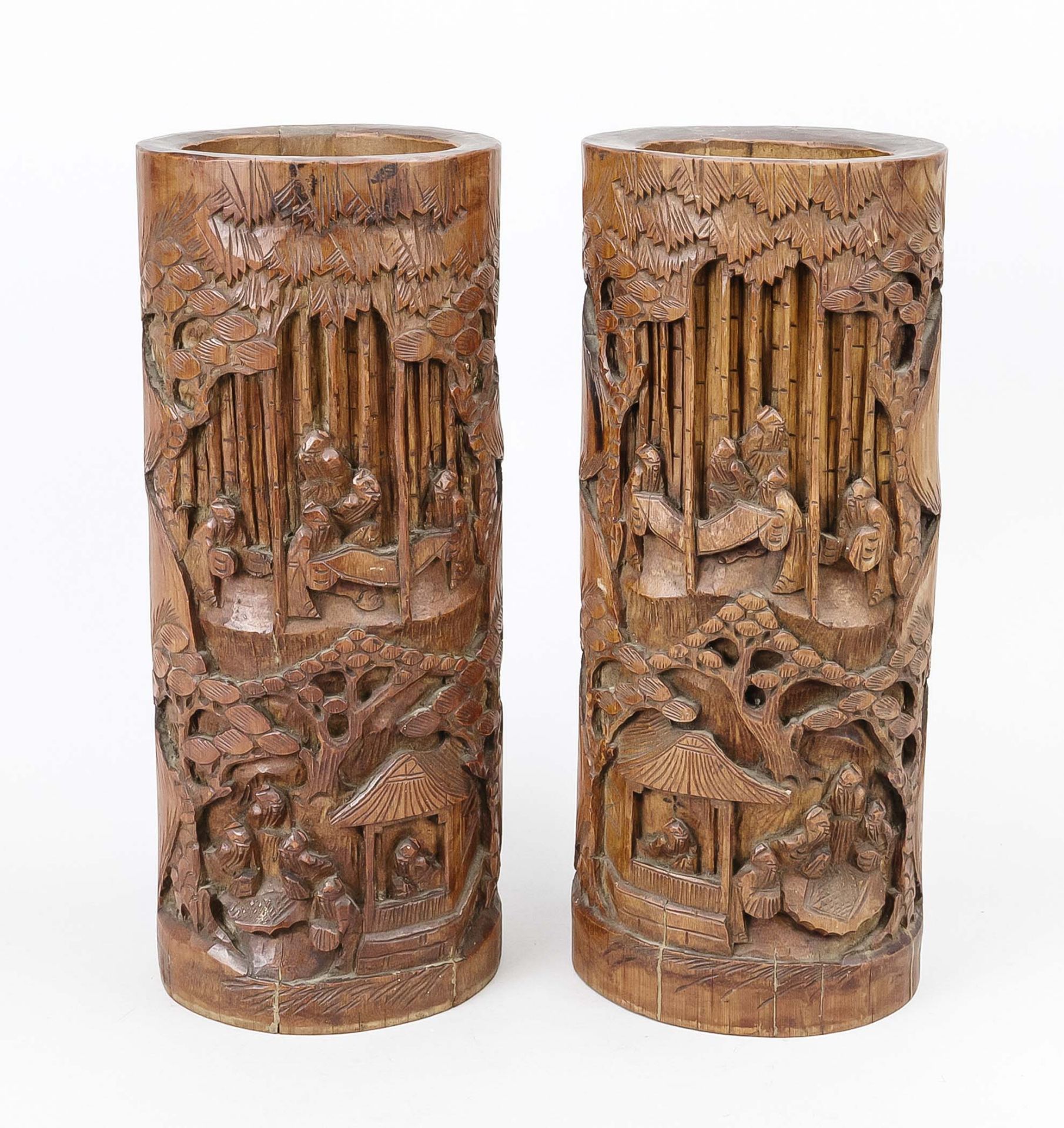 Pair of vases/bitong, China, 1st half 20th century, bamboo. The front with fine carving, open-worked