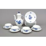 Service for 8 persons, 25 pieces, Royal Copenhagen, Blue Flower pattern no. 10, coffee pot, model