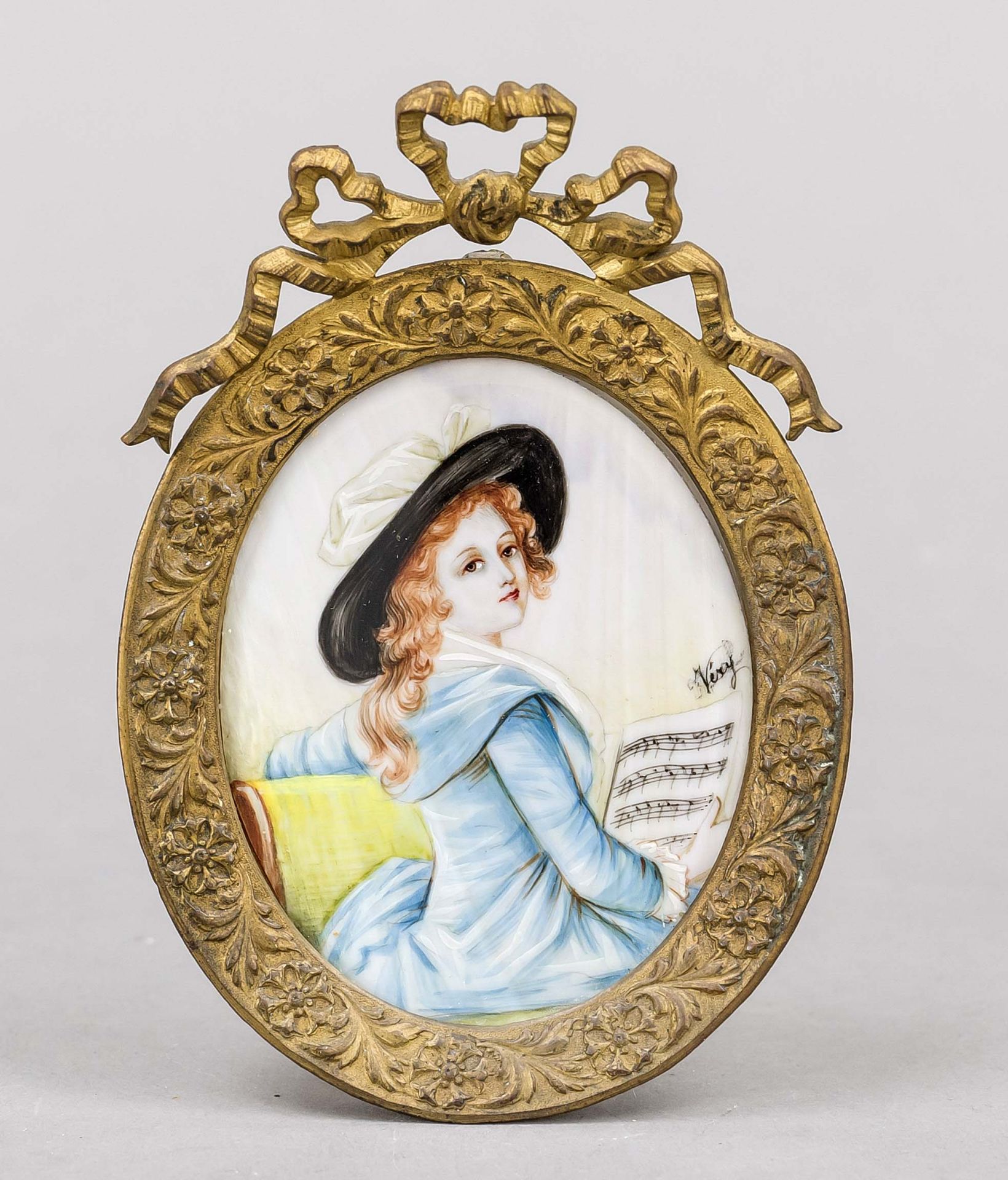 Miniature, 19th/20th century, polychrome tempera painting on bone plate, unopened, oval portrait