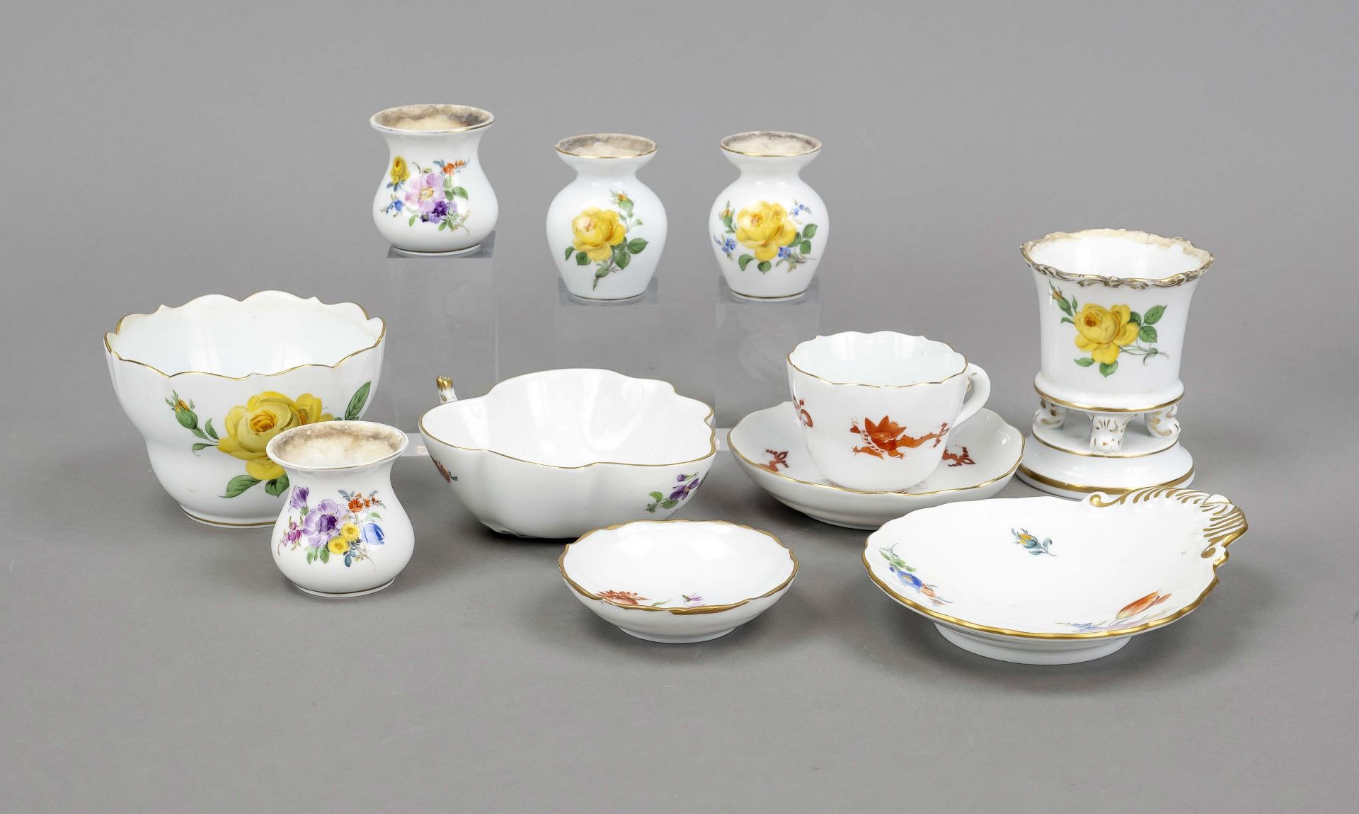 Mixed lot of small items, Meissen, 11 pieces, after 1950, small bowl, yellow rose, Ø 10 cm, leaf