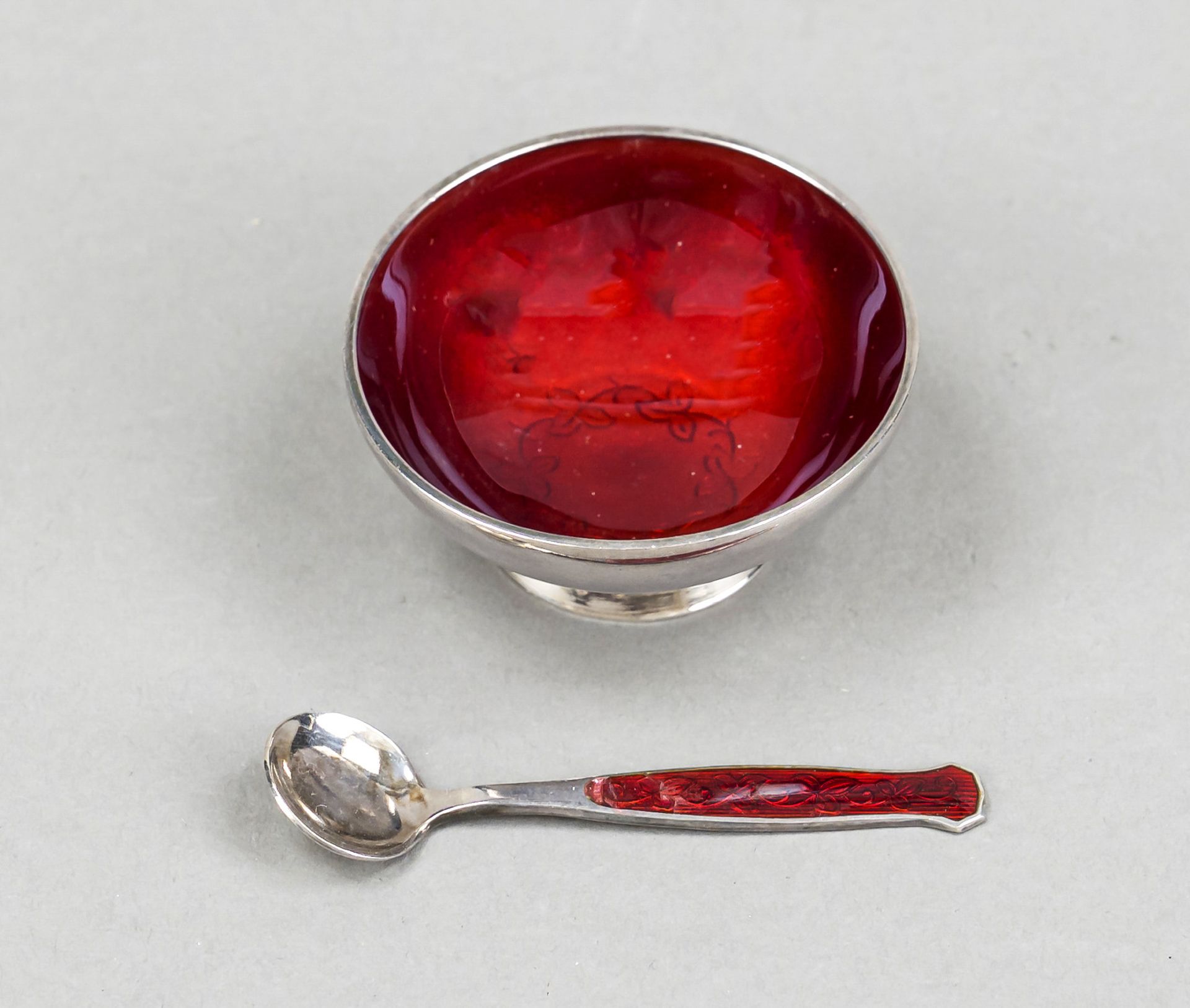 Round saliere with spoon, Denmark, 2nd half 20th century, marked Meka, sterling silver 925/000, on