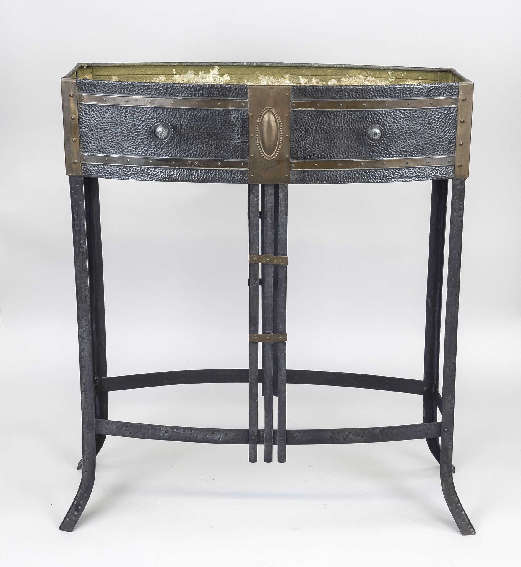 Art deco jardiniere, 1920s, marbled sheet iron with ornamented brass fittings on 4 legs with